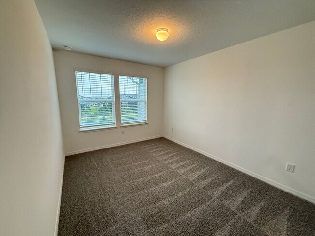 Building Photo - 4553 Orchard View Aly
