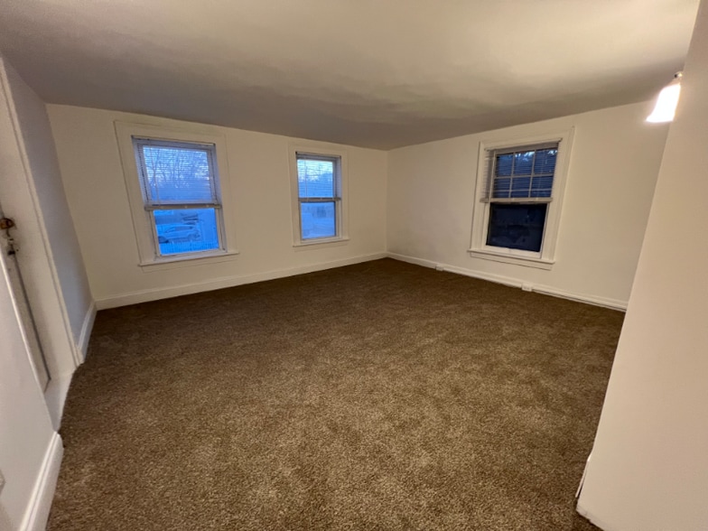 Building Photo - 25 13th St