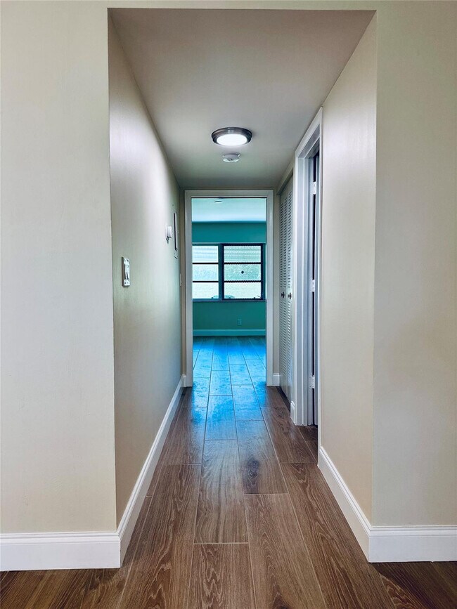 Building Photo - 14676 Canalview Dr
