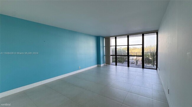 Building Photo - 3 br, 2 bath House - 1000 Parkview Dr Apt 415