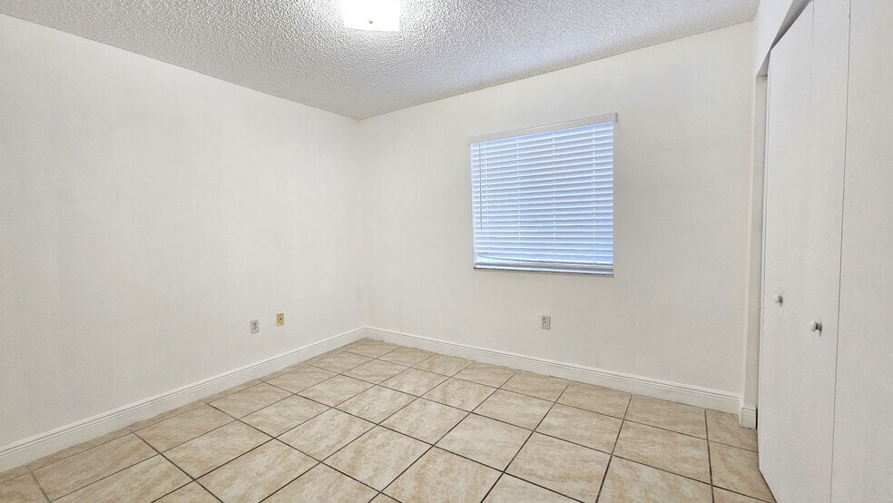 Building Photo - 10611 SW 170th Ter