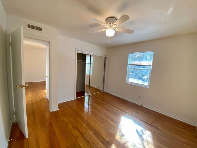 Interior Photo - 351 Hillcrest