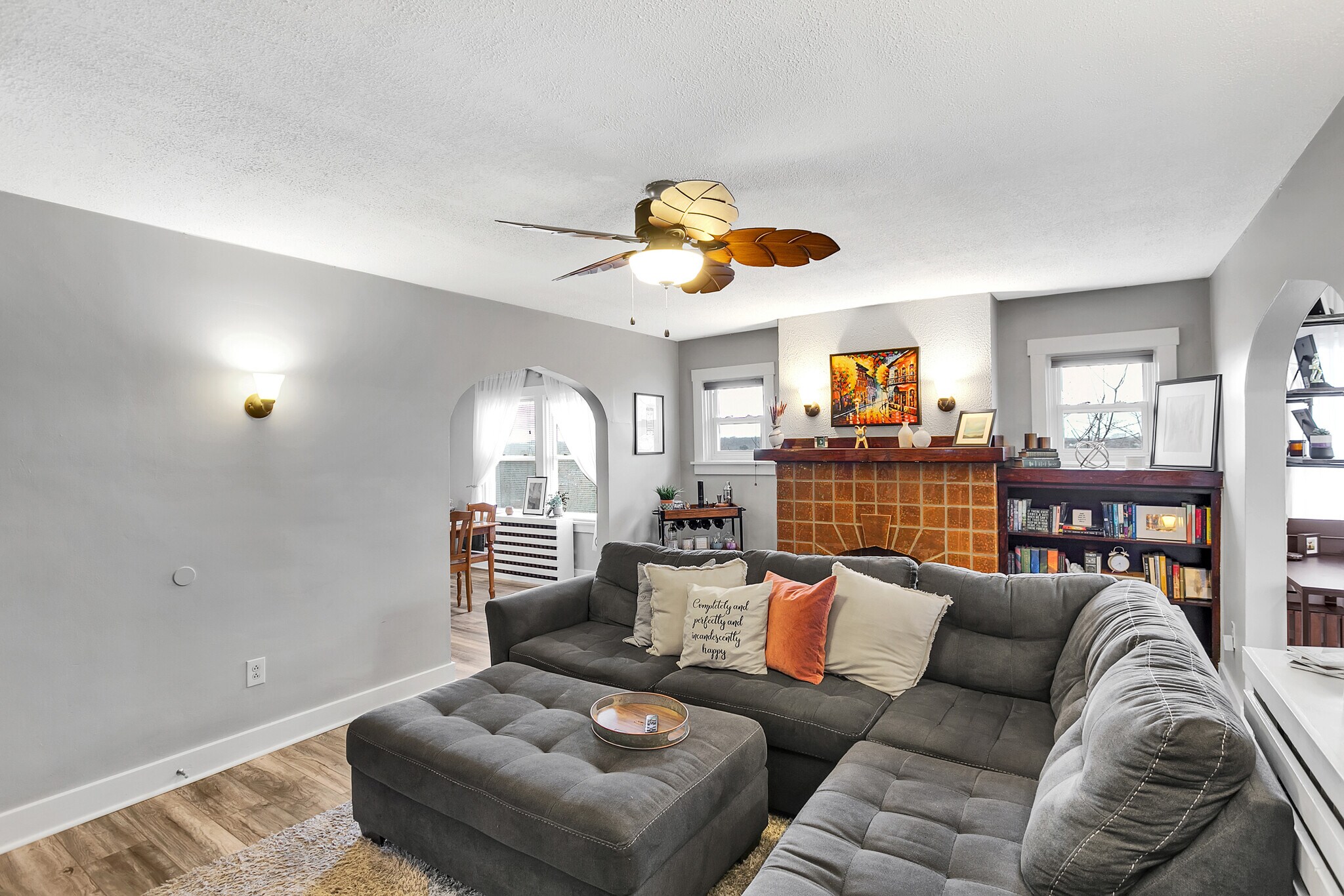 Large gathering space perfect for entertaining guests or relaxing at home. - 203 Richbarn