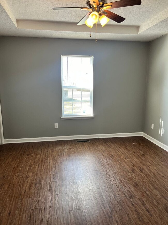 Building Photo - Cute Single Family Home