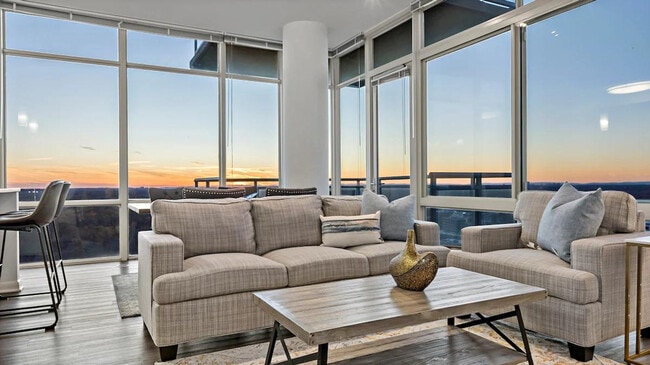 Building Photo - 1556 Spring Hill Rd