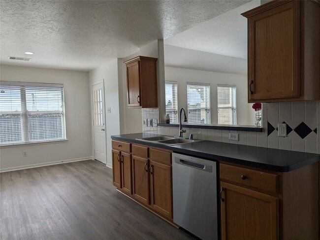 Building Photo - 5618 Savannah Woods Ln