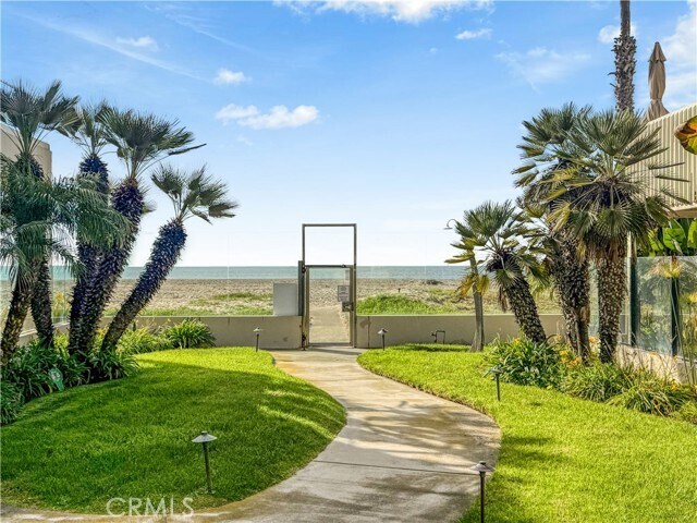 Building Photo - 7301 Vista Del Mar