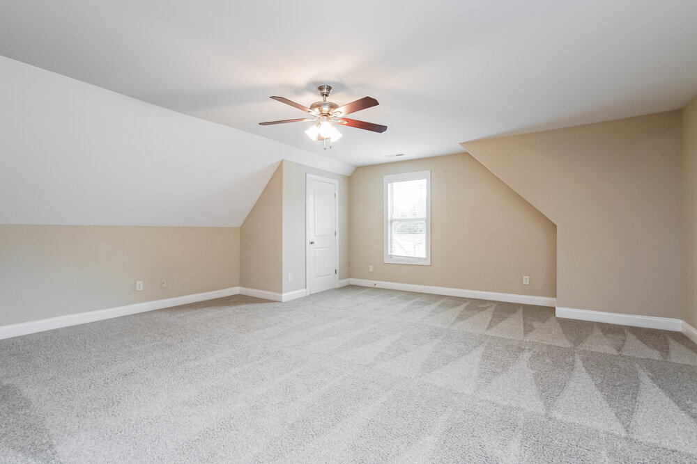 Building Photo - 647 Airedale Trail