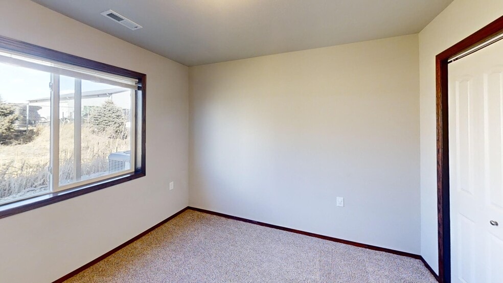 Building Photo - 110 Tanner Ct