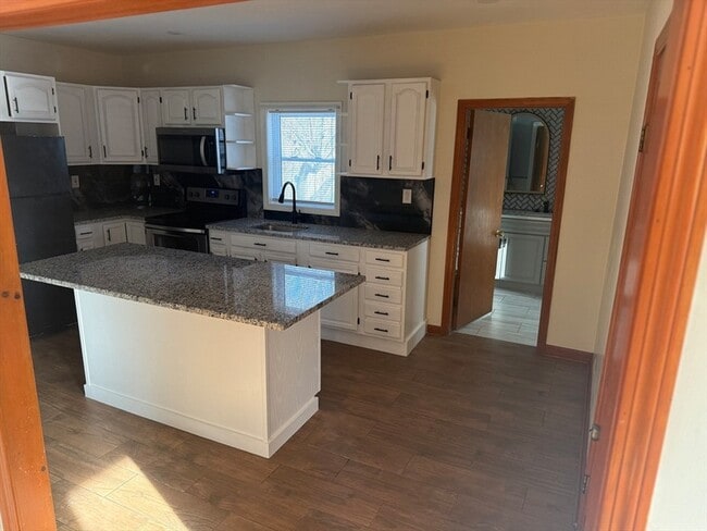 Building Photo - 55 Appleton St