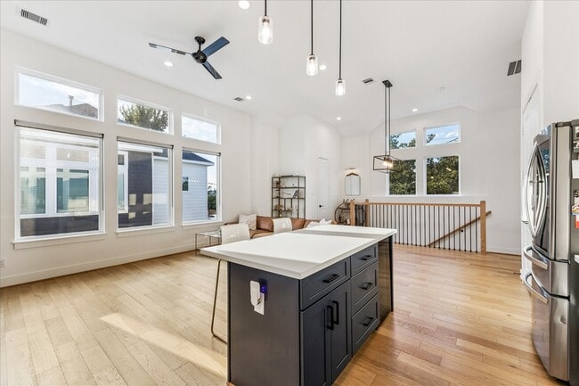 Building Photo - 105 W Whitney St