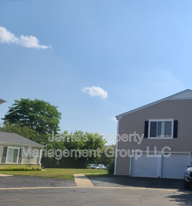 Building Photo - 1557 Quaker Ln