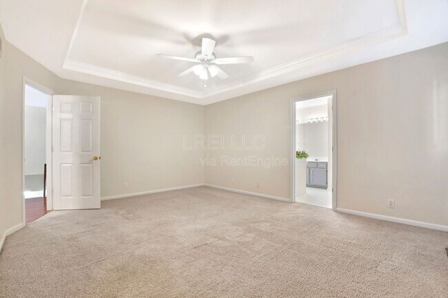 Building Photo - 8405 Hurstbourne Woods Pl