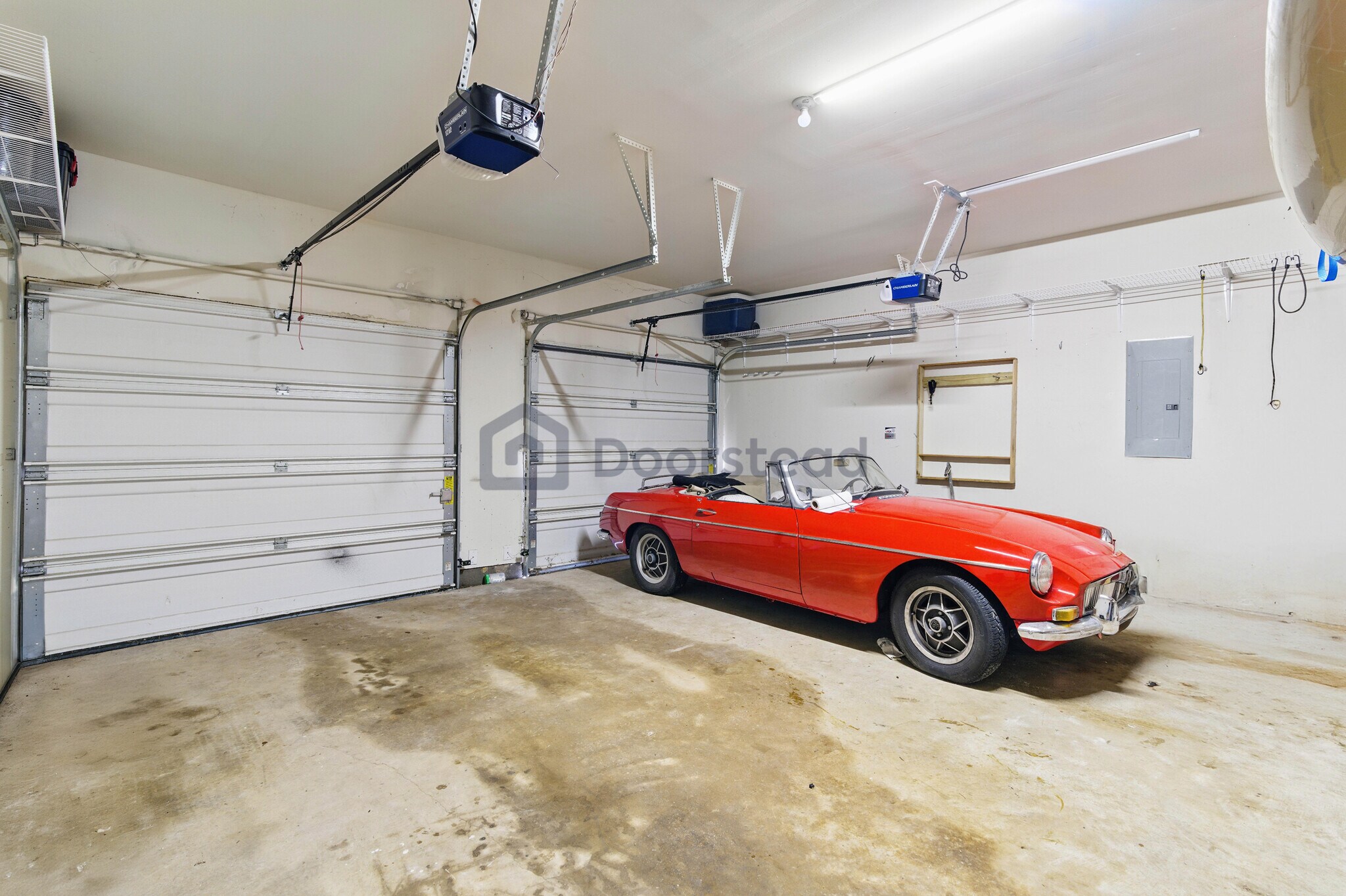 Building Photo - 16030 Summerville Lake Dr