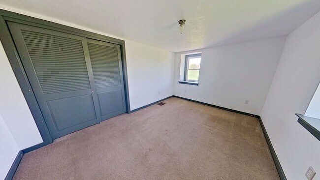 Building Photo - Single Family Farm Home in East Berlin!