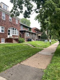 Building Photo - 1405 S 10th St