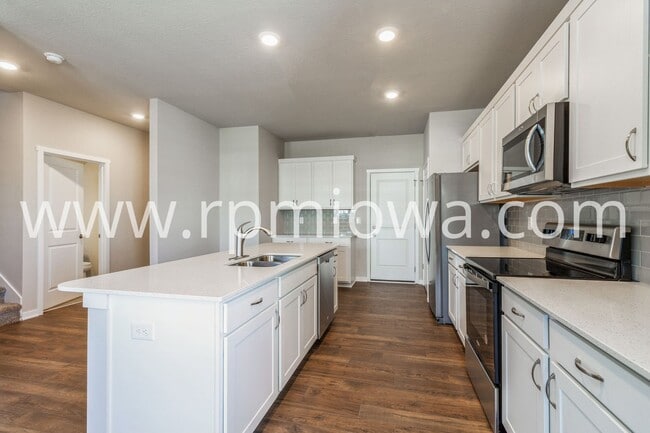 Building Photo - PRAIRIE TRAIL HOME!! 4 Bedroom, 3 Bathroom in Ankeny