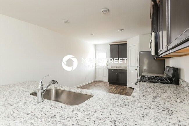 Building Photo - 3 Bedroom Pet-Friendly Home in New Braunfels, TX with Main Street Renewal