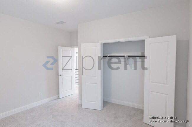 Building Photo - 2970 Eleanor Dr