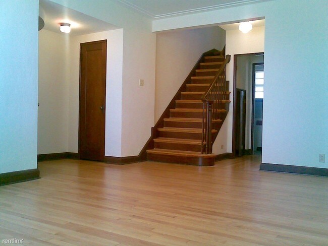 Building Photo - 5841 Devonshire Ave