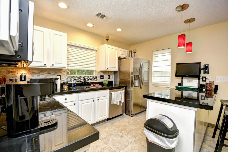 Building Photo - 1038 Portico Loop