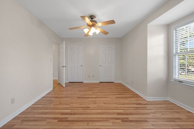 Building Photo - 2 Bedroom Condo For Rent Near Memorial Drive!