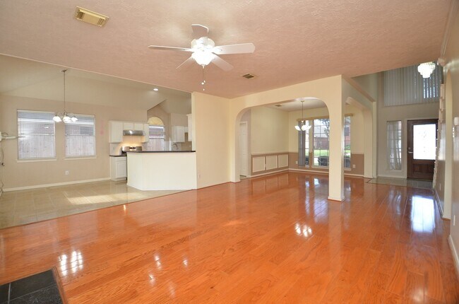 Building Photo - 8815 Barron Wood Cir E
