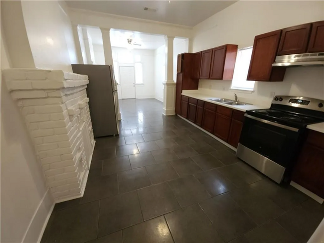 Building Photo - 8403 Apricot St