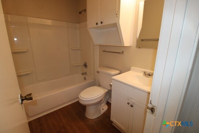 Building Photo - 603 Westview Cir