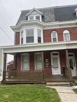 Building Photo - 739 N George St