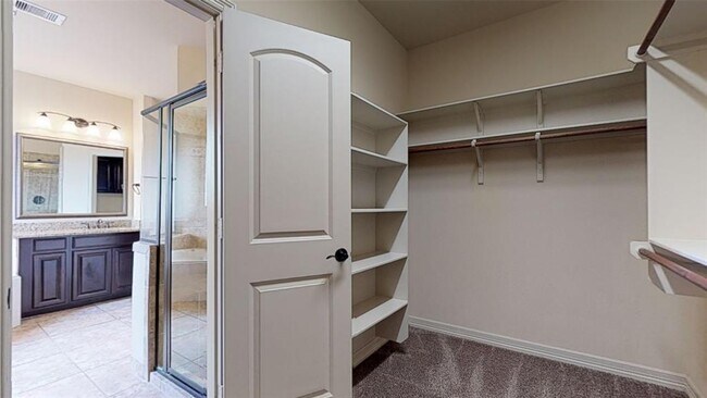 Building Photo - 16807 Chapman Lake Ct
