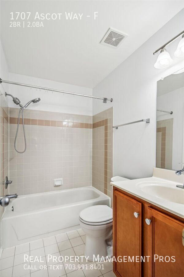 Building Photo - 1707 Ascot Way