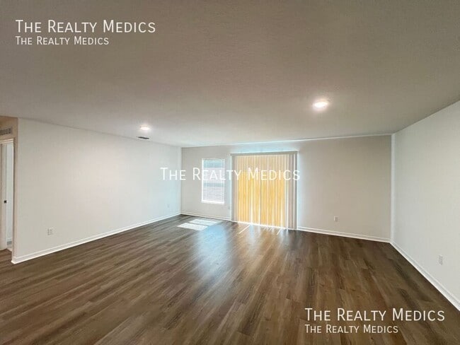 Building Photo - 3530 E Glenn St