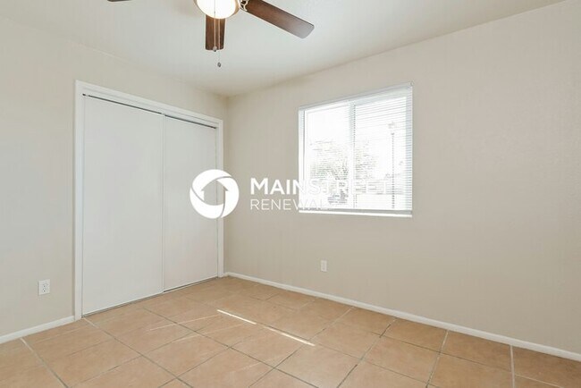 Building Photo - 3 Bedroom Pet-Friendly Home in Tucson, AZ with Main Street Renewal
