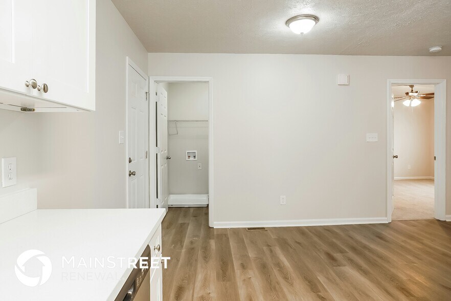 Building Photo - 114 Chriswood Ave