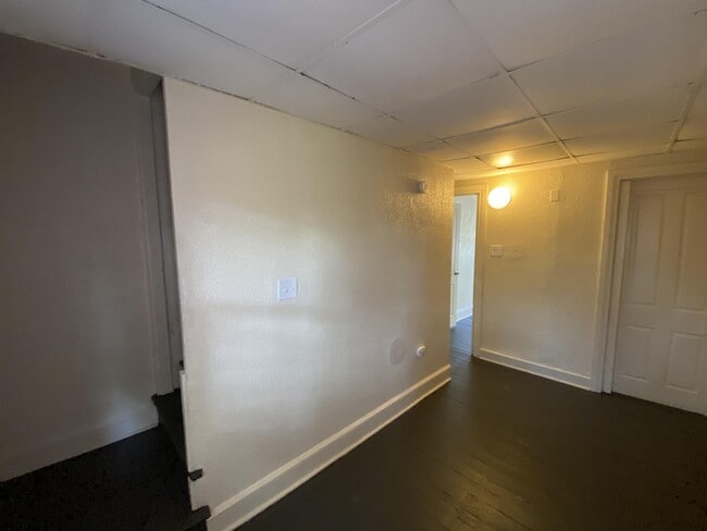 Building Photo - 402 E King St