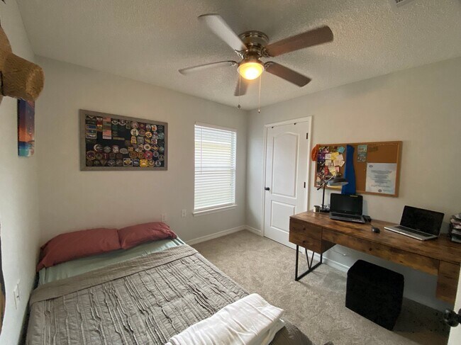 Building Photo - 6486 Surfside Cove