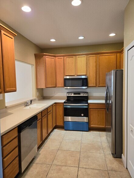Building Photo - 13338 Fountainbleau Dr