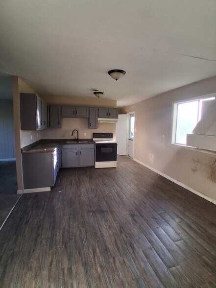 Building Photo - 117 Leonard Dr
