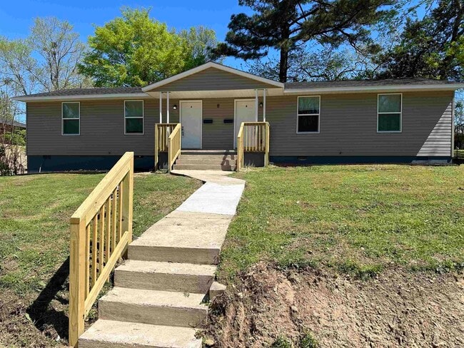 Primary Photo - 8 Hiland Pl