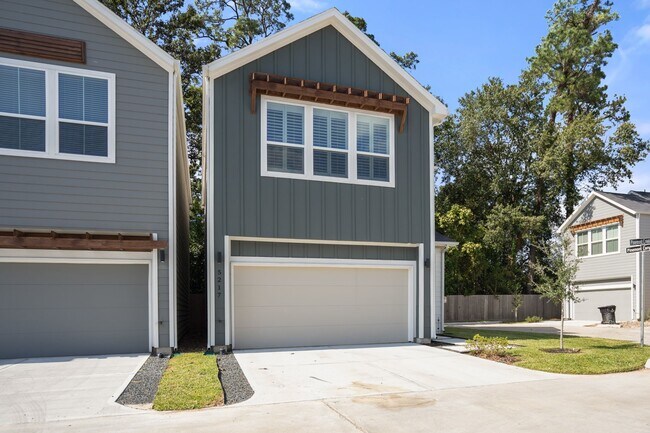 Building Photo - 5217 Pinemont Creek Ln