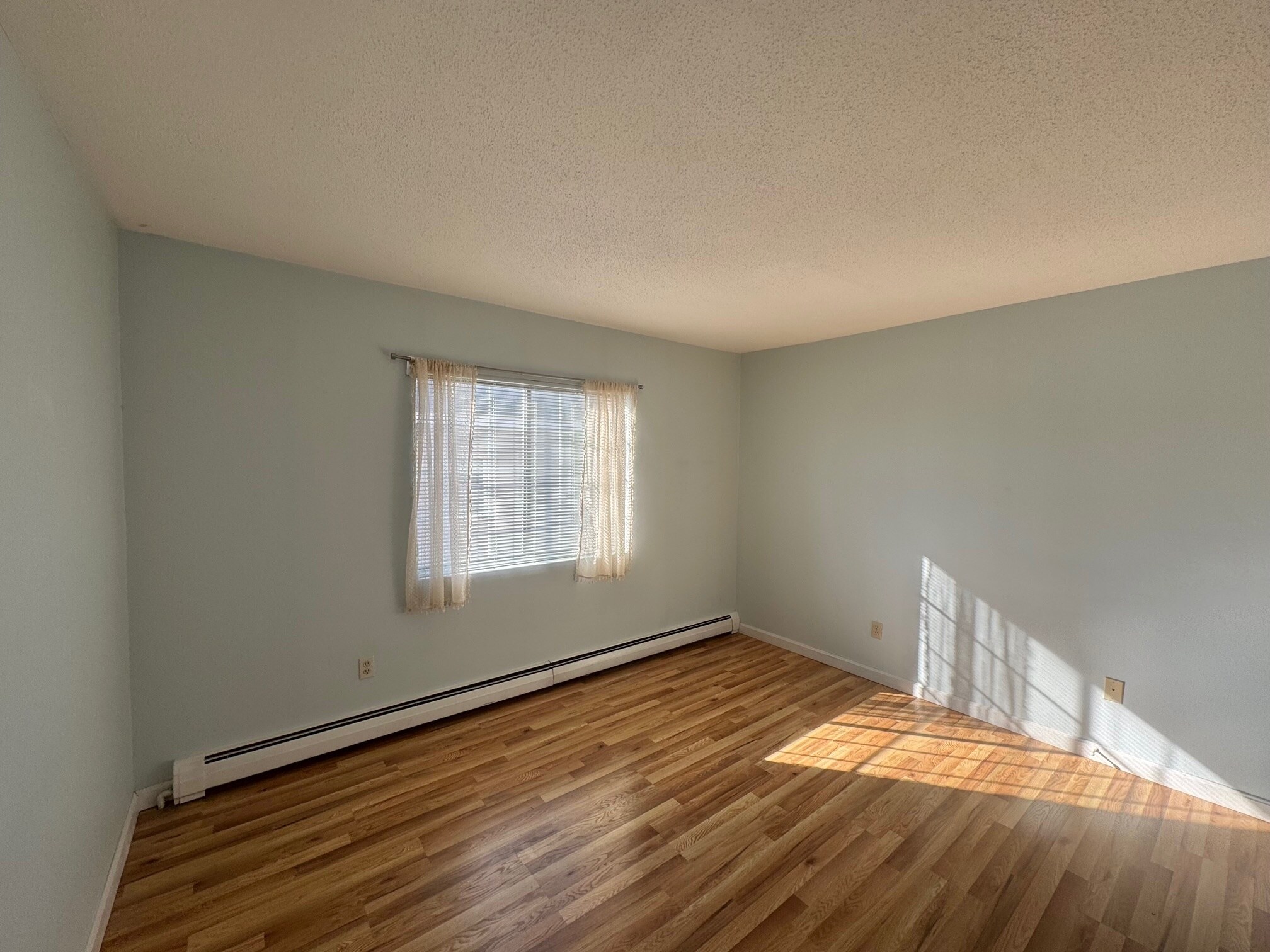 Building Photo - 474 Broadway