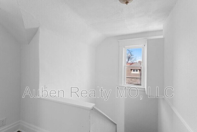 Building Photo - 3825 Walnut St