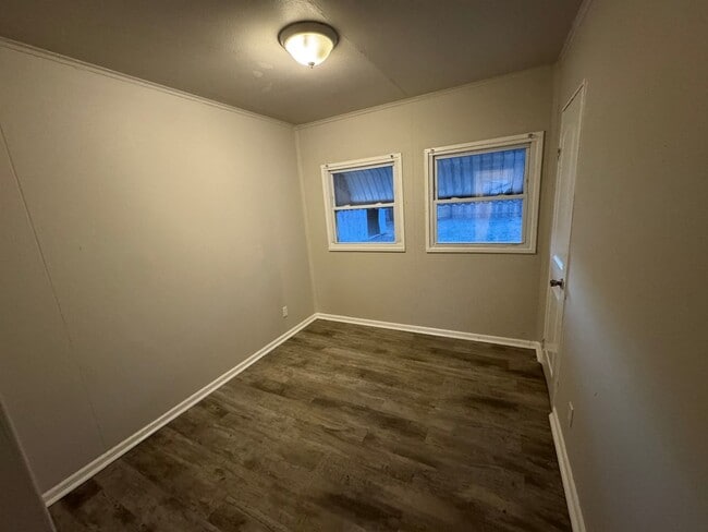 Building Photo - Modern 3Bedroom 1 Bath One-Level Home