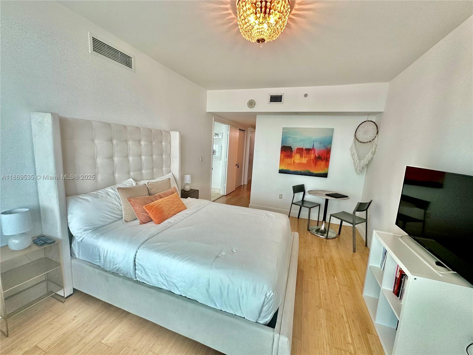 Building Photo - 350 S Miami Ave