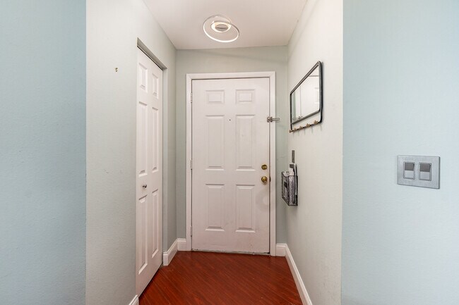 Building Photo - 3038 Parkway Blvd