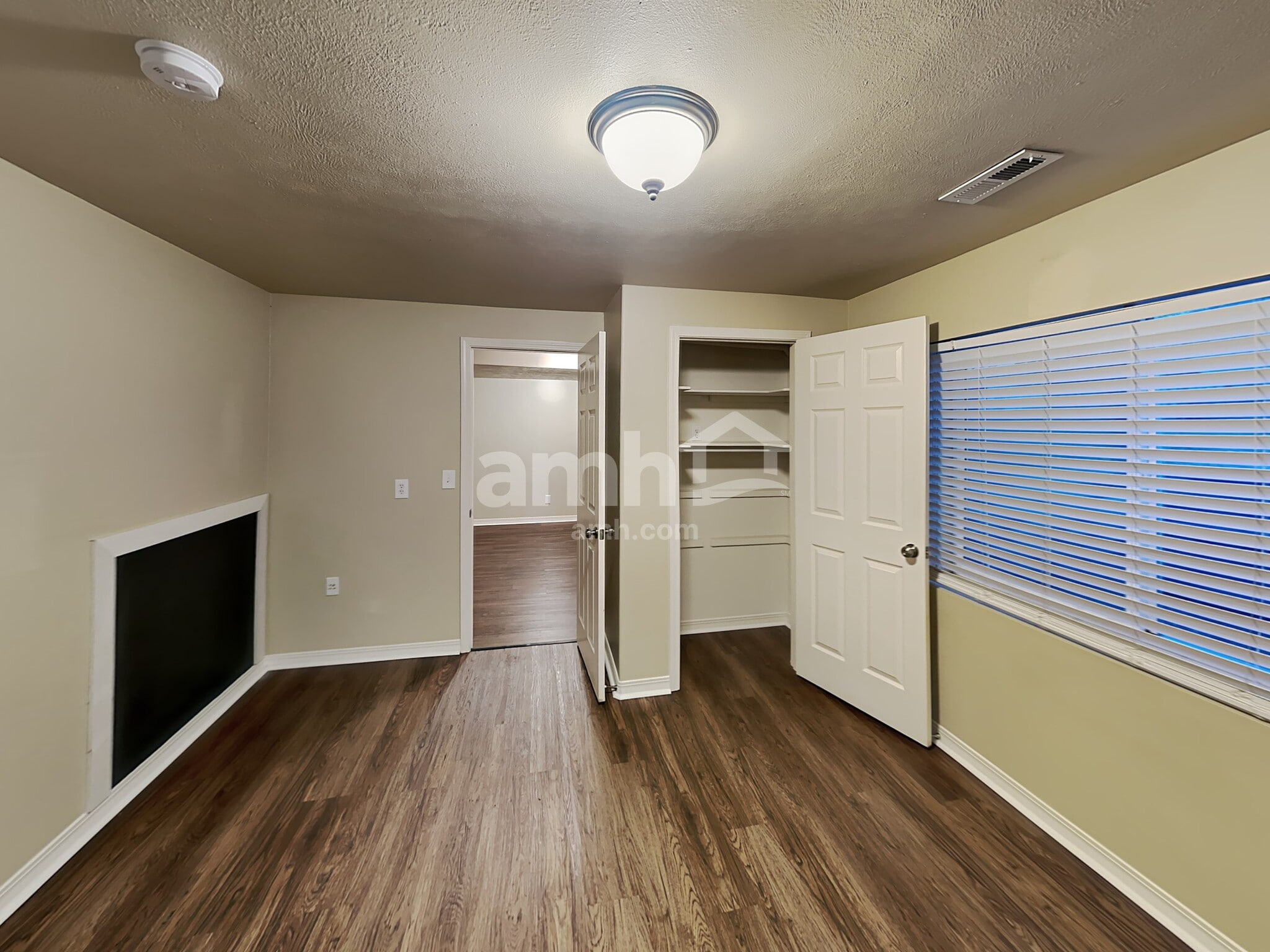 Building Photo - 6254 W Sarah Cir