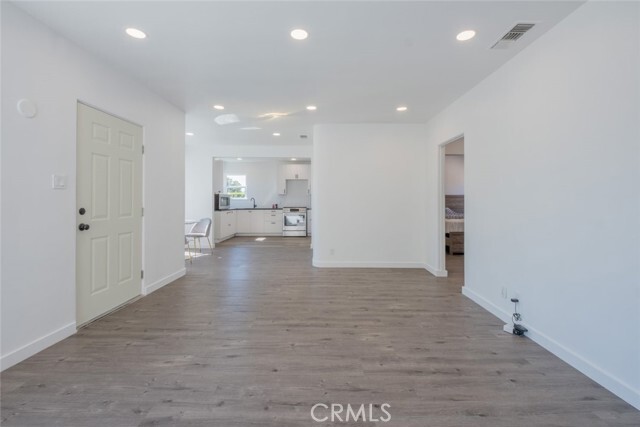 Building Photo - 6529 Kraft Ave