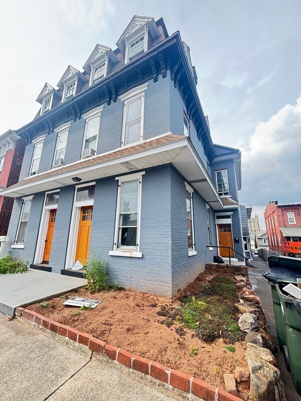 Building Photo - 42 N State St