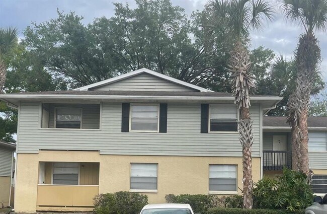 Building Photo - 211 Thorntree Pl